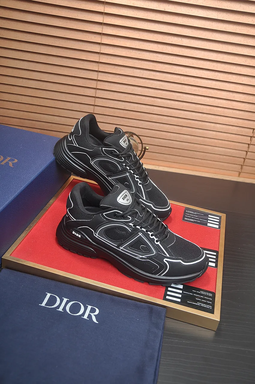 Men's men's shoes 💰: 500💶 (top original order) Brand: Dior (Dior) Standard code: Men's code 38-44 (45 customized) Grade: Same as the official website Material: Top original cowhide spliced ​​together Original wear-resistant and lightweight outsole Style category: Fashionable casual shoes Distinguished luxury brand elements top luxury Color: Actual picture color